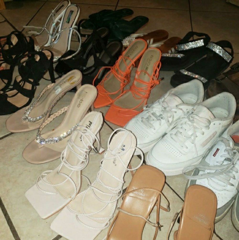 👠 Lot of 17 pairs of women's shoesSelling a complete lot of 17 pairs of shoes